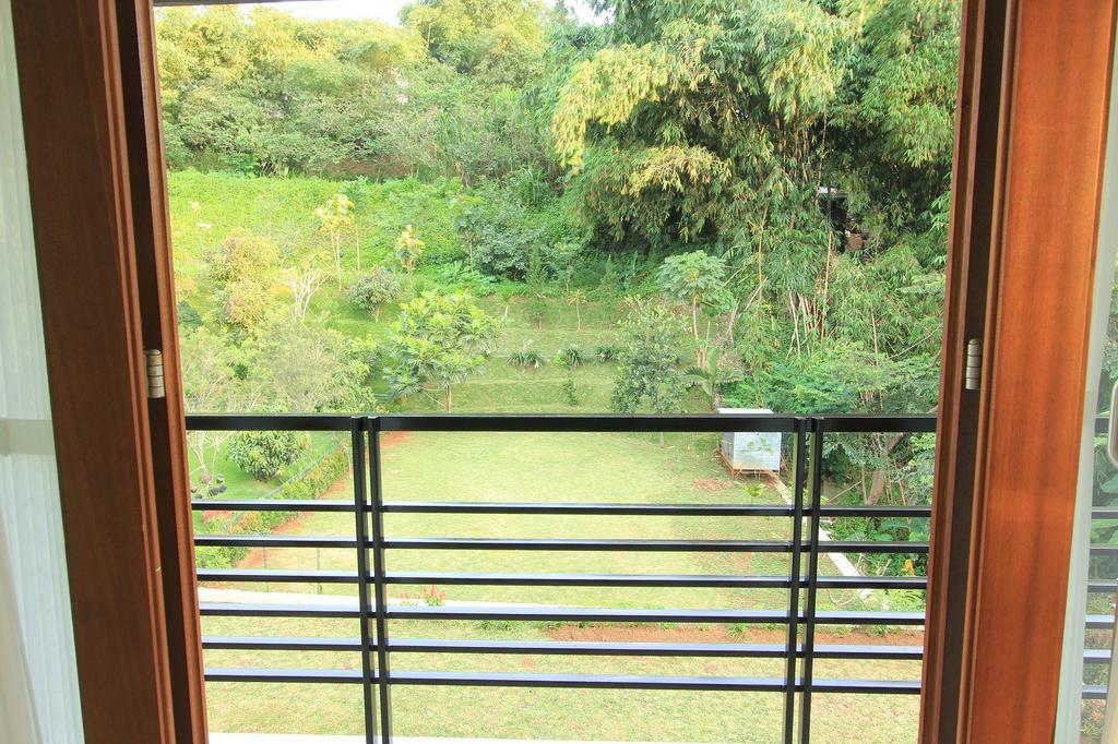 Villa Eby Syariah Bandung Exteriör bild